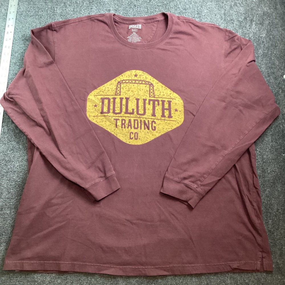 Duluth Trading Co Mens 2XL Longtail T-Shirt Relaxed Fit Burgundy Graphic 249